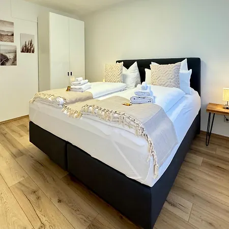 3 Zimmer Apartment, 80 Qm, Ruhig Und Zentrumsnah, Max 5 Pers, Balkon, Garage, Internet 300 Mbit Sindelfingen Exterior photo