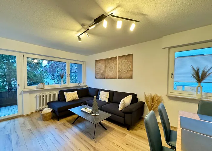 3 Zimmer Apartment, 80 Qm, Ruhig Und Zentrumsnah, Max 5 Pers, Balkon, Garage, Internet 300 Mbit
