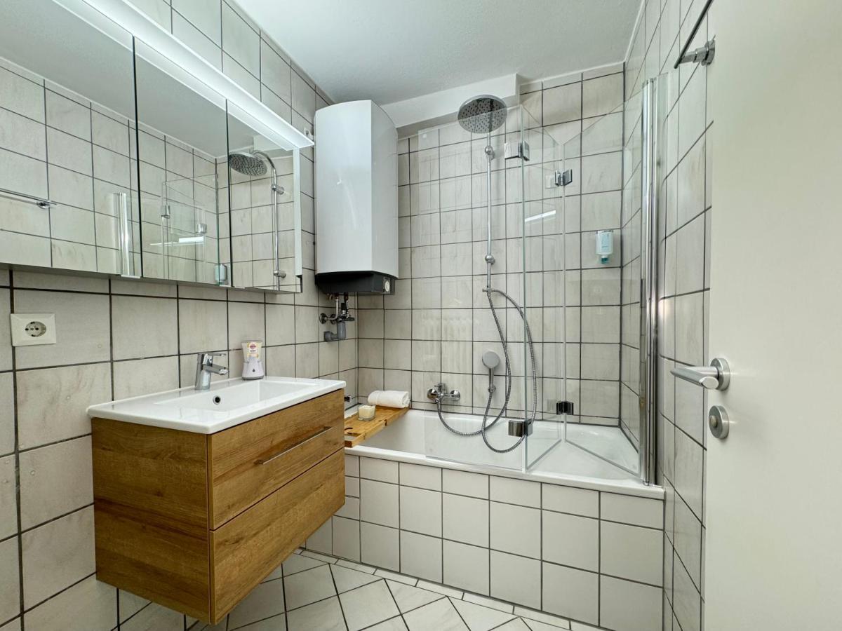3 Apartment, 80 Qm, Ruhig Und Zentrumsnah, Max 5 Pers, Balkon, Garage, Internet 300 Mbit *