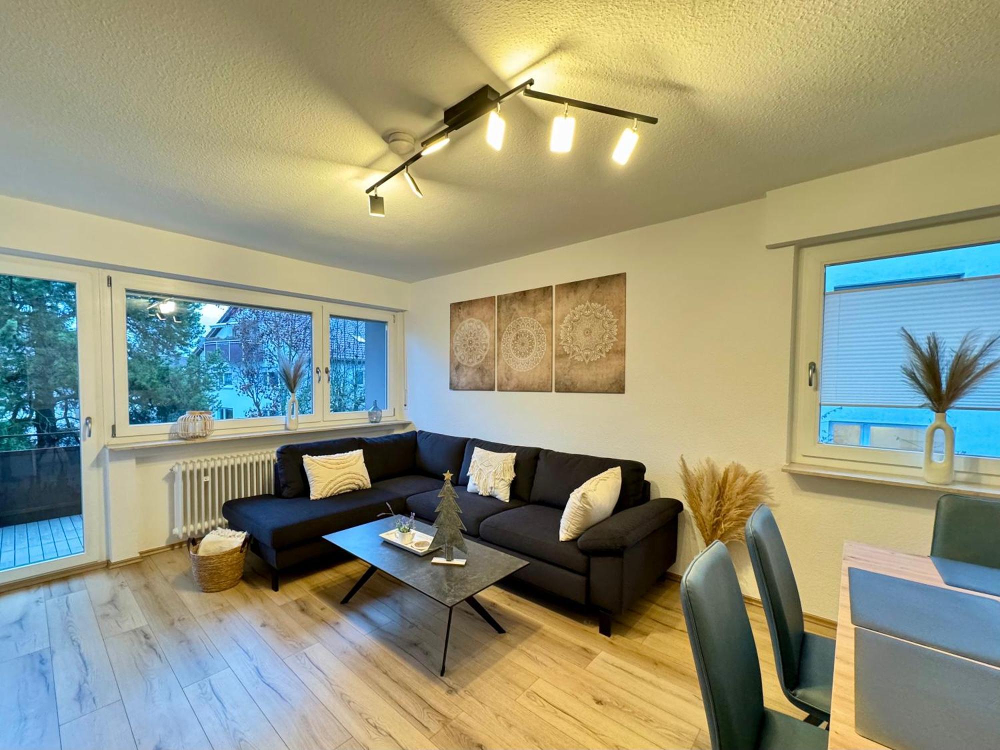 3 Apartment, 80 Qm, Ruhig Und Zentrumsnah, Max 5 Pers, Balkon, Garage, Internet 300 Mbit Sindelfingen